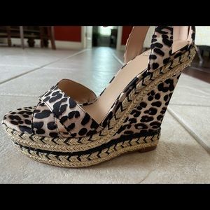 Jennifer Lopez size 7 Leopard wedges
